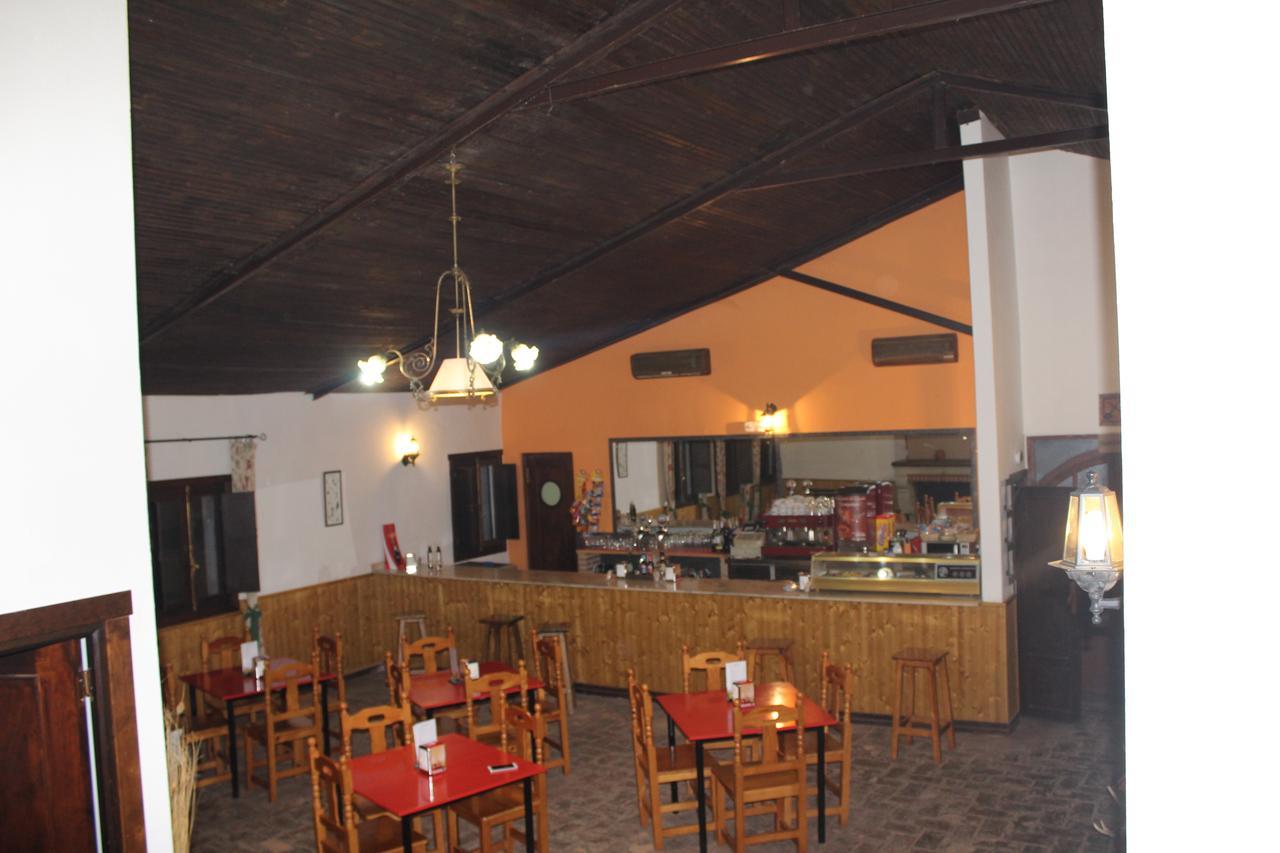 Hotel Rural Puerta De Monfrague Villarreal de San Carlos Kültér fotó
