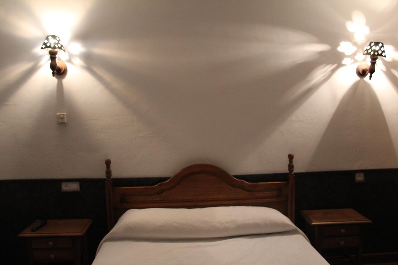 Hotel Rural Puerta De Monfrague Villarreal de San Carlos Kültér fotó